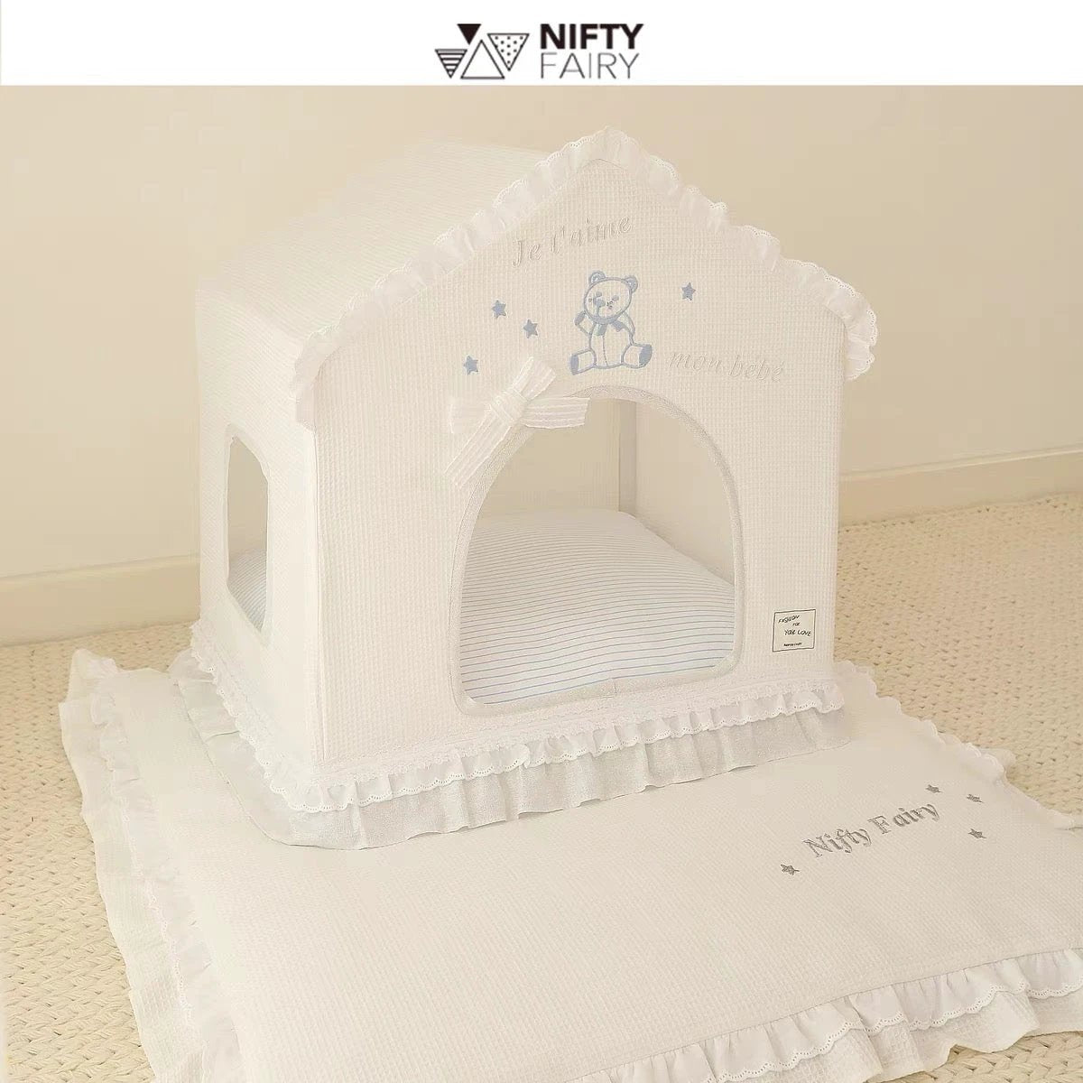 Minan White Hear House Pet Bed by Minan