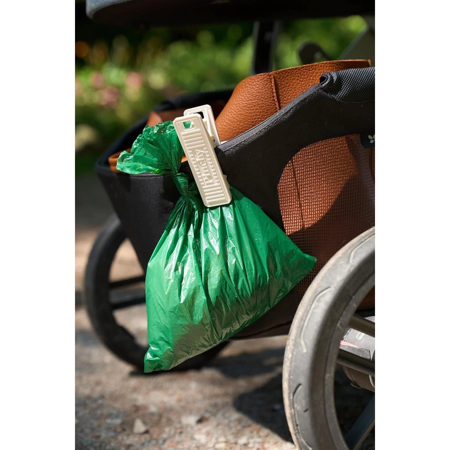 Pinchy™ – The Original Dog Poop Bag Clip by Pinchy