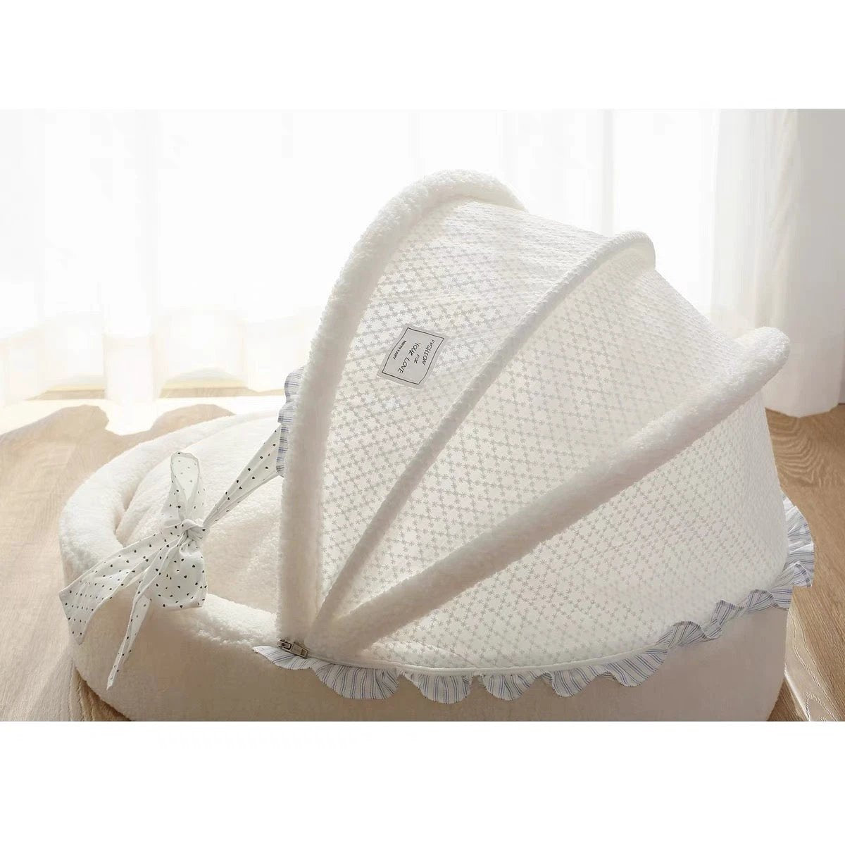 Minan White Cradle Pet Bed by Minan