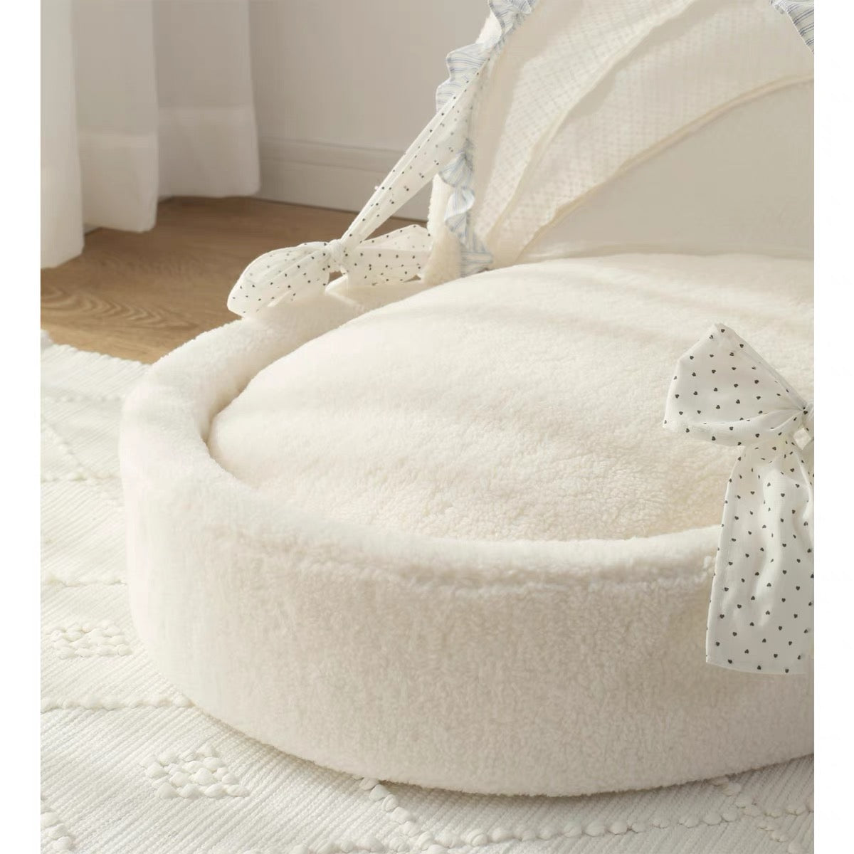 Minan White Cradle Pet Bed
