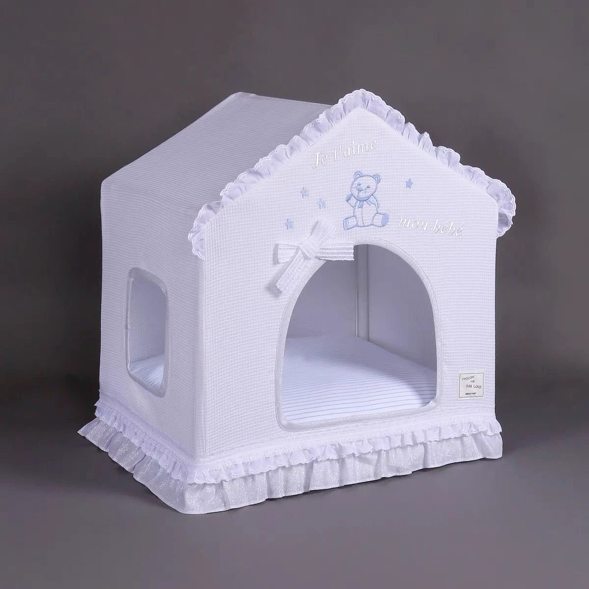 Minan White Hear House Pet Bed by Minan