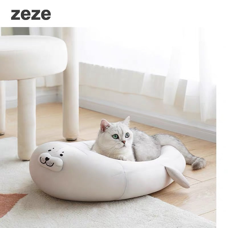 Zeze Seal Pet Bed