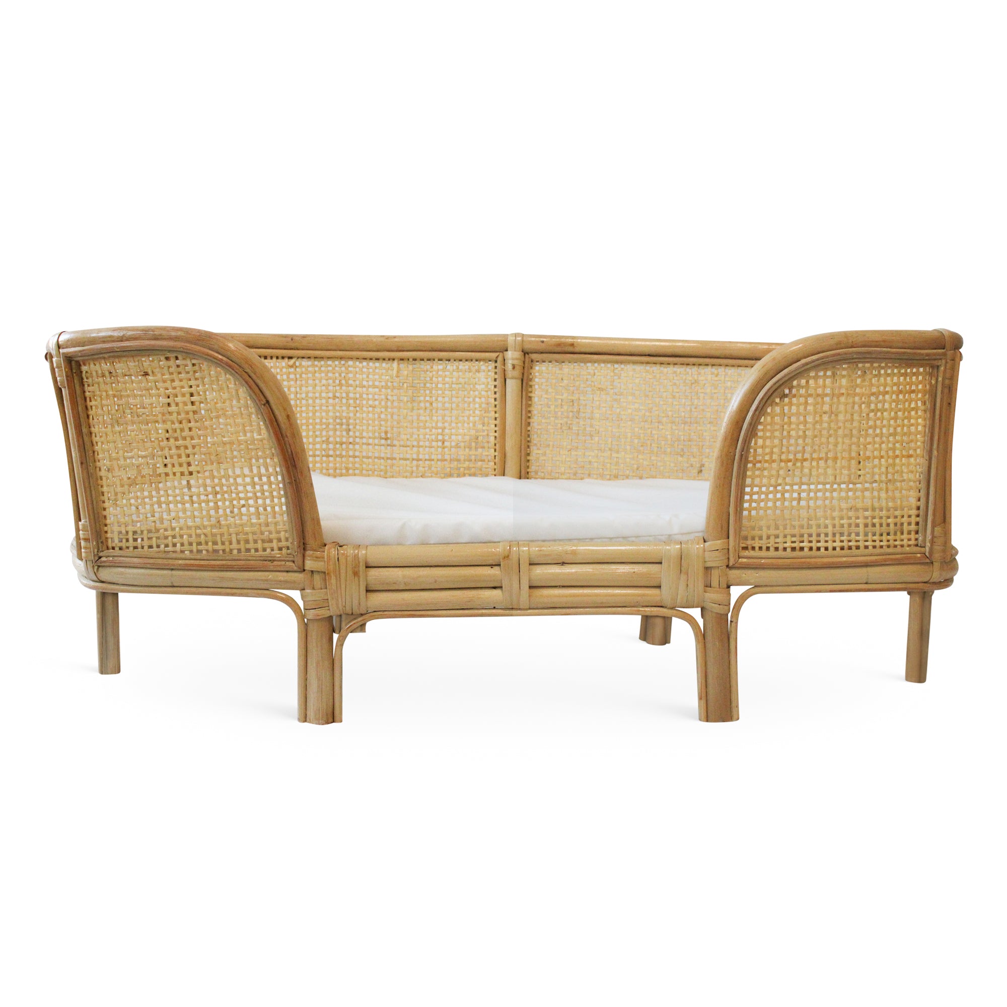 Chaiyat Boutique Boho Bliss Rattan Pet Bed