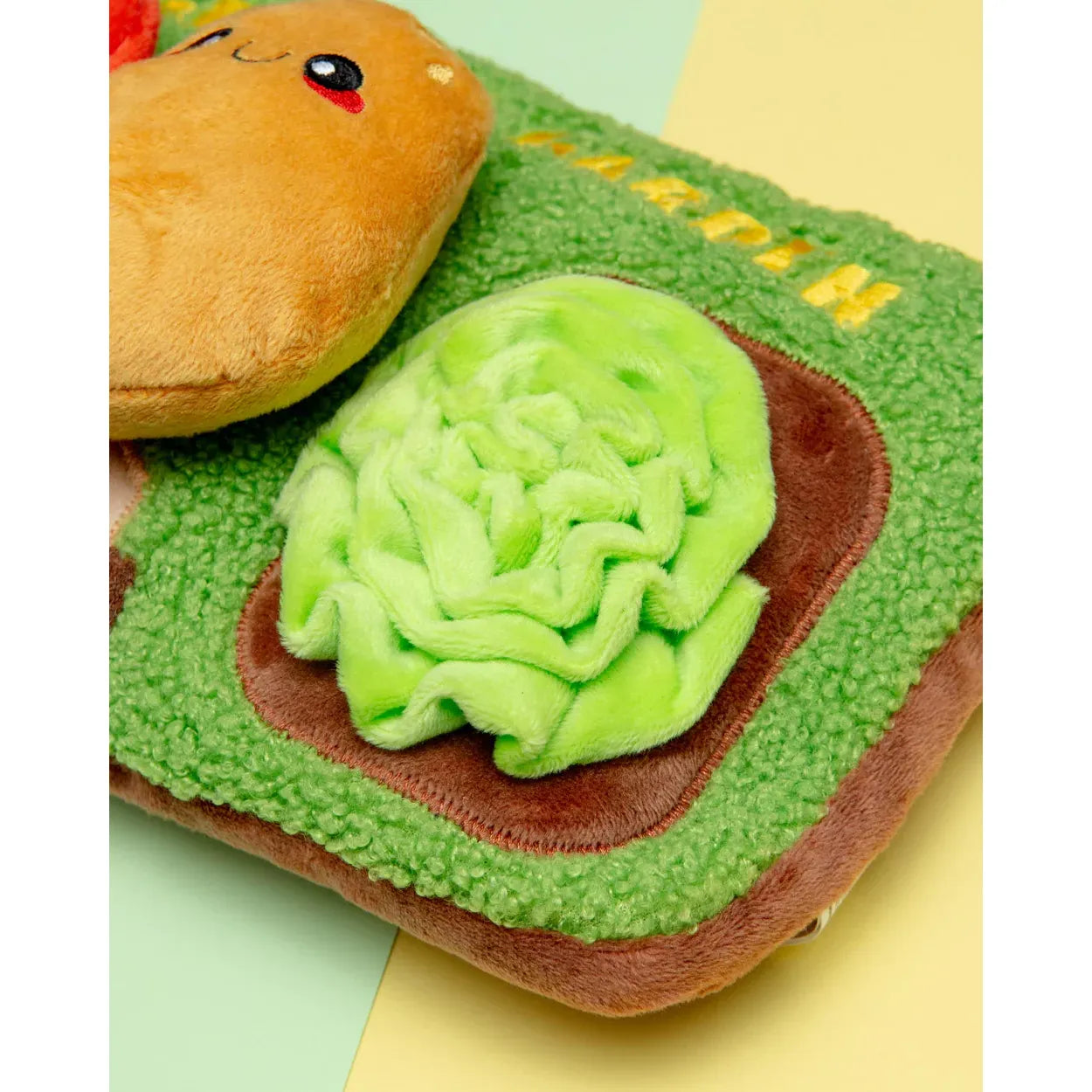 HugSmart Fuzzy Friendz Puppy Garden - Jouet reniflant pour le jardin